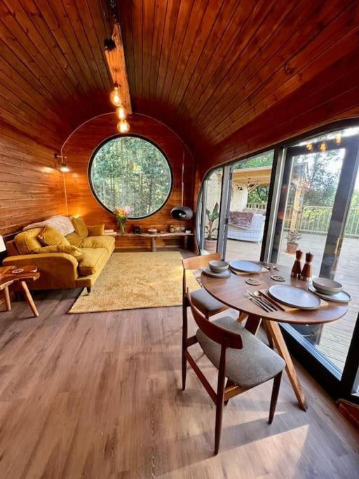 The Pines Treehouse At Treetops Hideouts Ричмънд Екстериор снимка