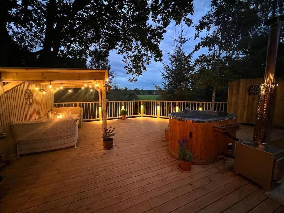 The Pines Treehouse At Treetops Hideouts Ричмънд Екстериор снимка